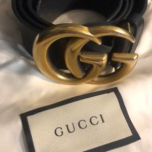 Black leather double G Gucci belt